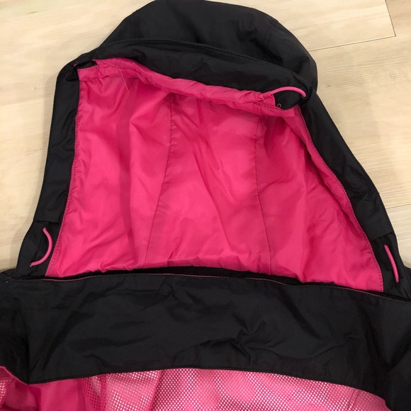 The North Face Windbreaker - Picture 9 of 10